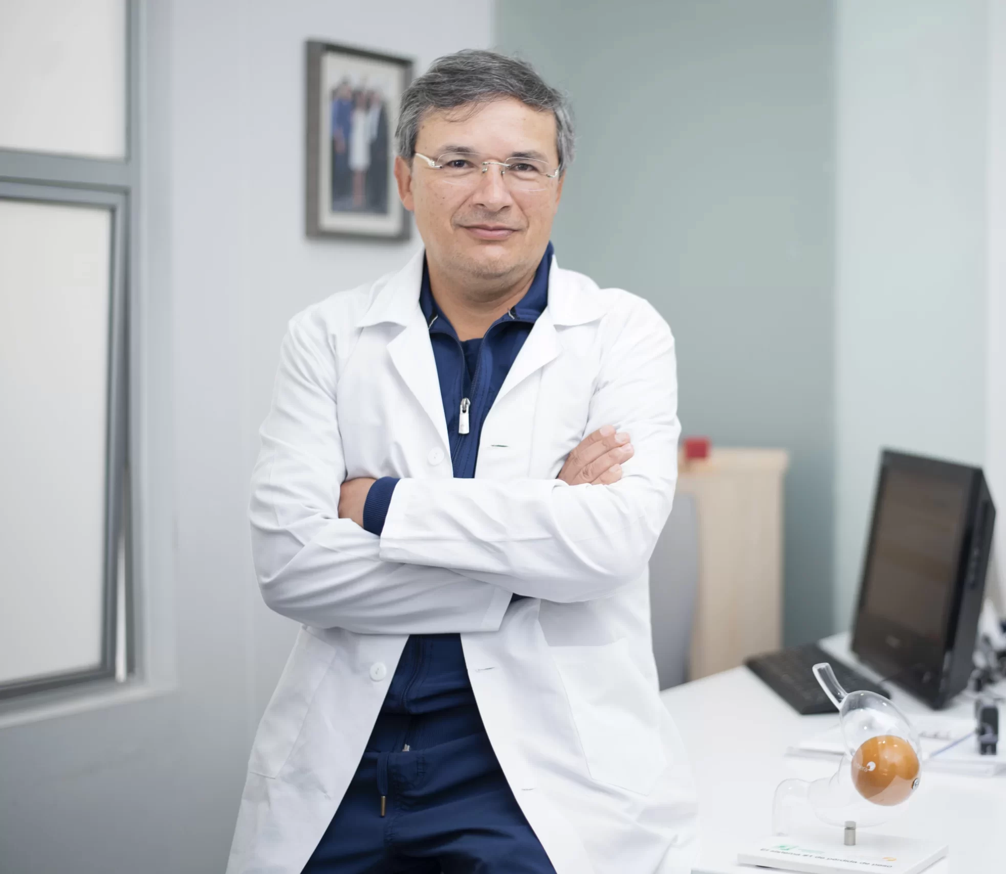 Dr. Alberto Reyes, gastroenterólogo y cirujano bariátrico